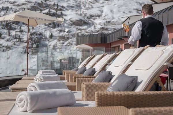 Terrasse - © Hotel Gotthard-Zeit