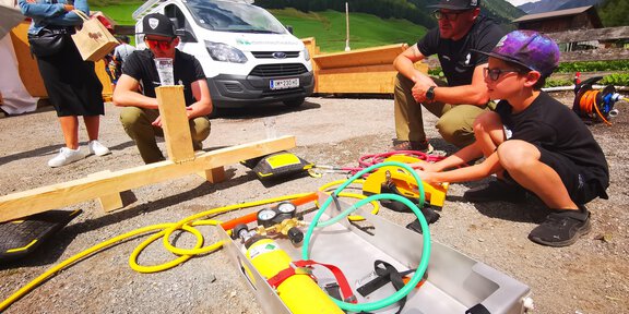 Kinderaktivität - Sommernachtsfest und Blaulichttag in Niederthai