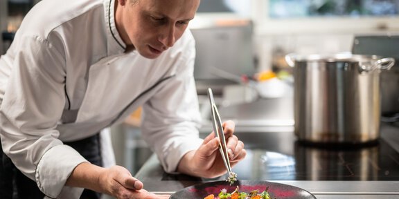 Vier_Küche - VIER - Studios & Restaurant - Längenfeld