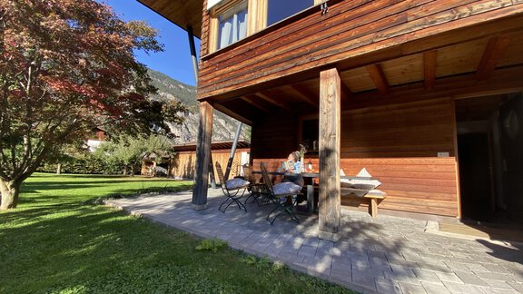 terrace and outdoor dining place - Chalet Ida - Haiming