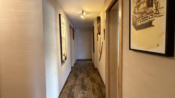 Gang zu den Schlafzimmern - Ötztal Apartment - Haiming