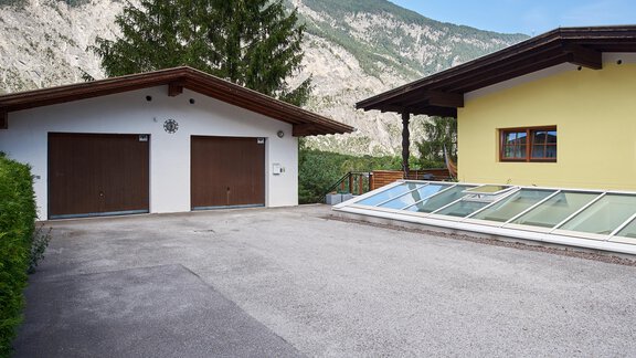 Parkplätze direkt am Apartment - Ötztal Apartment - Haiming