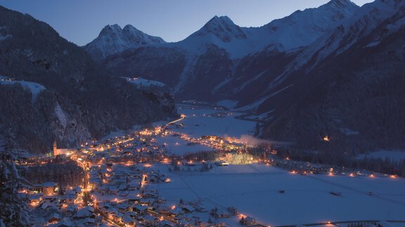 Ortsaufnahme Längenfeld Winter - Alpenheim Lina - Huben