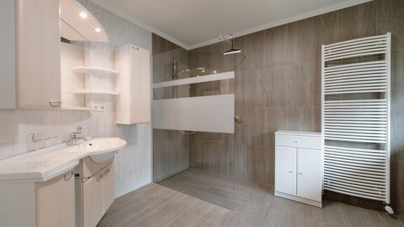 Balkon Apart THEO - Badezimmer - APART Naturcamping Kuprian - Huben