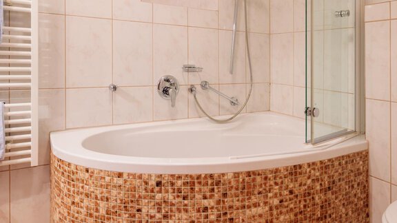 Zimmer 3 Bad - Ferienhaus Gurschi - Huben