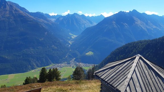 Wöckelwarte mit Blick nach Gries - Gästehaus Helga - Huben