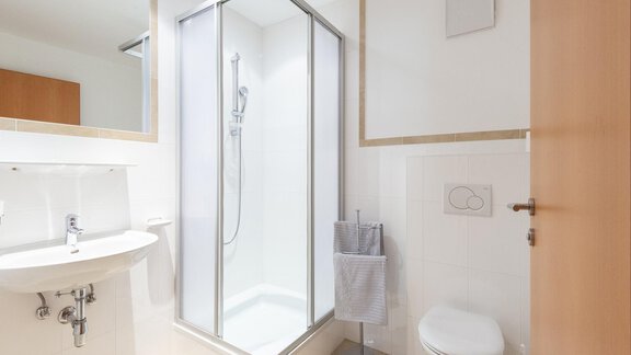 Dusche im Apart Top 7 - Haus Anna - Huben
