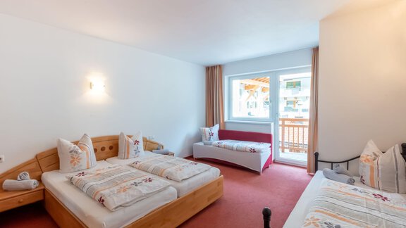 Schlafzimmer 1 im Apart Top 6 - Haus Anna - Huben