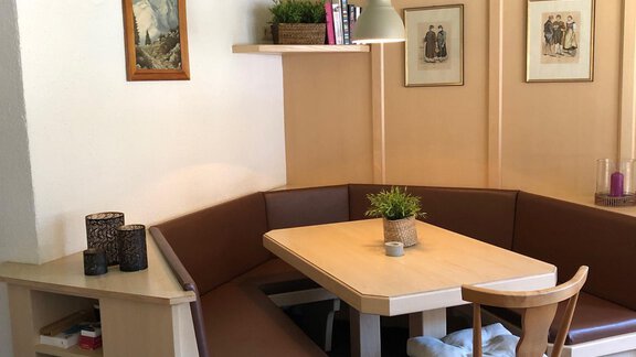 Breakfast room and lounge - Haus Thomas - Huben