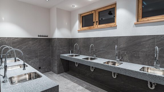 Geschirrspülbereich Natur Camping Kuprian Ötztal - Naturcamping Kuprian - Ötztal - Huben