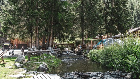 Bach zum Spielen Natur Camping Kuprian Ötztal - Naturcamping Kuprian - Ötztal - Huben