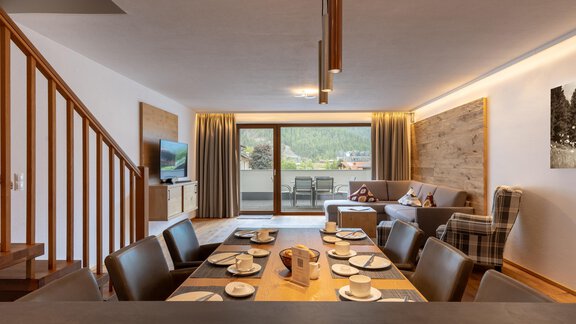 Esstisch mit Aussicht - Alpenappartement Central Valley Penthouse - Längenfeld