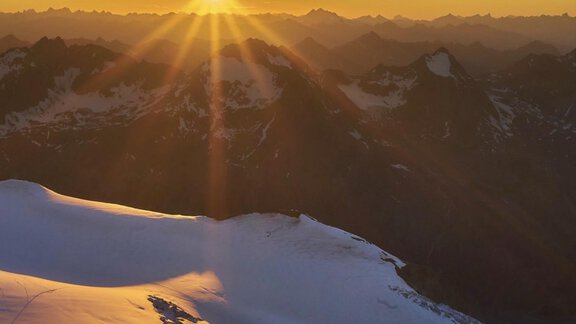 Sonnenaufgang Wurmkogel Winter - Apart Summit - Längenfeld