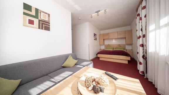 Enzian Schlafzimmer Nr.2 mit Balkon - Appart Klotz - Längenfeld