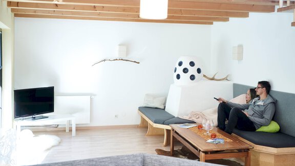 Wohnbereich mit Zugang zur Terrasse - Appartement Alpenea - Längenfeld