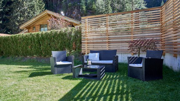 möblierter Garten - Appartement Alpenea - Längenfeld
