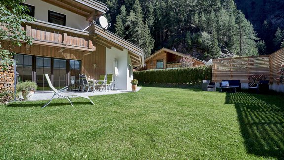 Appartement Alpenea mit eigenem Garten - Längenfeld