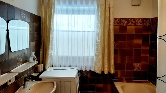 Badezimmer mit Waschmaschine - Appt. Ennemoser Sigrid - Längenfeld