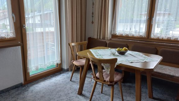 "großes" Appartement Essecke mit Zugang zum Balkon - Appt. Plattner Leni - Längenfeld