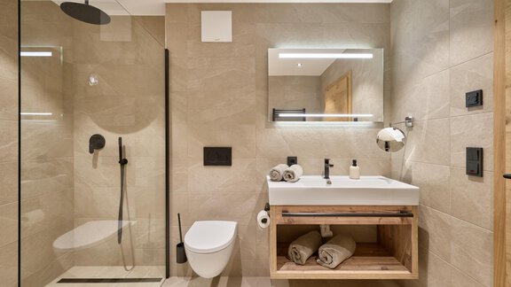 Apartment 02 Badezimmer mit Dusche und WC - Das Refugium - Längenfeld