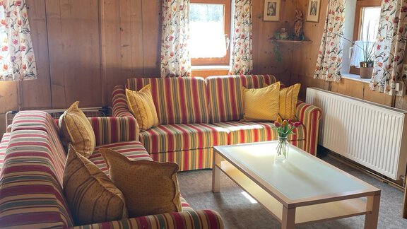 gemütliche Wohnlandschaft in der Stube - Die Hoamat - Längenfeld