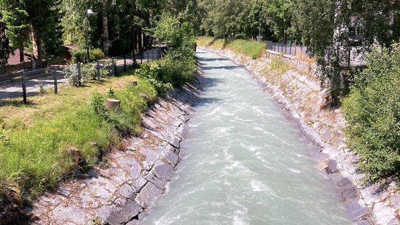Mountain river Ötz meandering through the Ötztal - Ferienapart Bergstille - Längenfeld