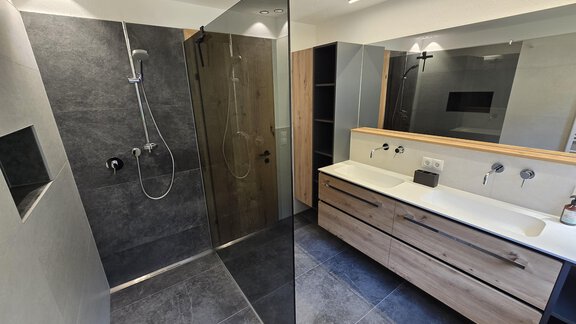 Bathroom on the ground floor - Ferienhaus Fießmann - Längenfeld