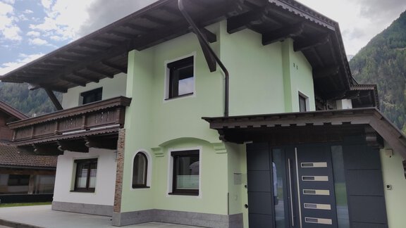 The house from the outside - Ferienhaus Tami - Längenfeld
