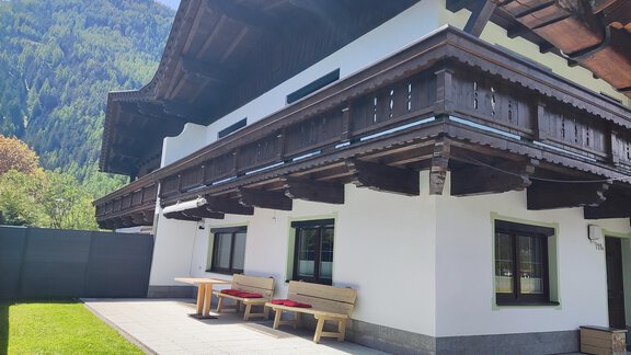 Sitzgelegenheit im Garten - Ferienhaus Tami - Längenfeld