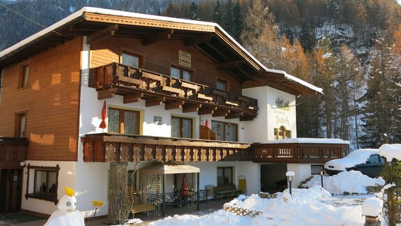Gästehaus Judith Winter - Längenfeld