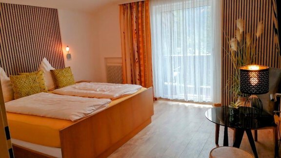 Nr. 1 - Schlafzimmer - - Gästehaus Judith - Längenfeld