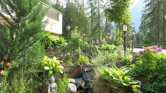 Garten - Teich - Gästehaus Judith - Längenfeld