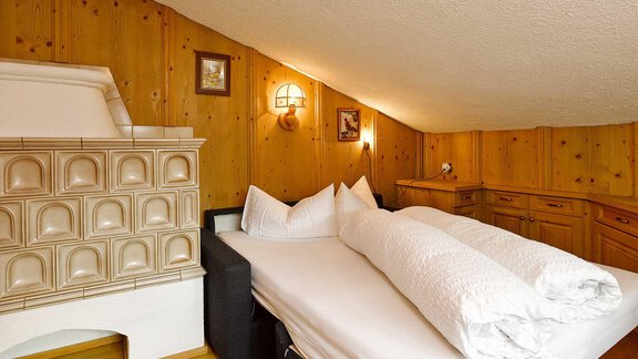 Zimmer im Dachgeschoß mit TV - Haus Frieda - Längenfeld