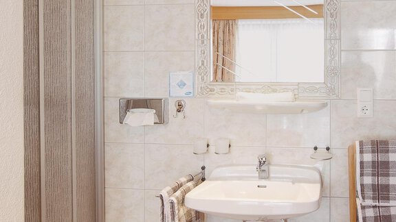 Badezimmer - Haus Heidehof - Längenfeld