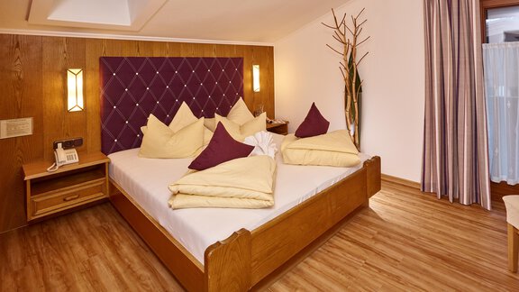 Doppelzimmer - Hotel zum Hirschen - Längenfeld