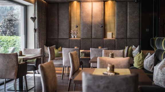 VIER_Studios&Restaurant_RESTAURANT_Web©MarikaUnter - VIER - Studios & Restaurant - Längenfeld