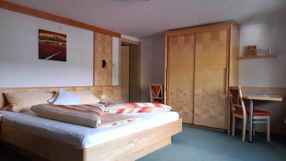 Doppelzimmer mit Sitzgelegenheit XII - Apart Benjamin - Niederthai
