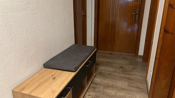 Garderobe/Sitzbank - Apart Resi - Niederthai