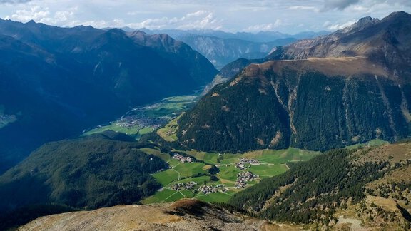 Wanderung Hemerkogel - Blick auf Niederthai - Appartement Falkner Manuel - Niederthai