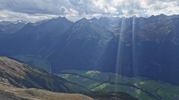 Wanderung Hemerkogel - Blick auf Längenfeld - Appartement Falkner Manuel - Niederthai
