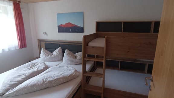 Zimmer mit Etagenbett Wohnung Melanie - Appartement Lea - Niederthai