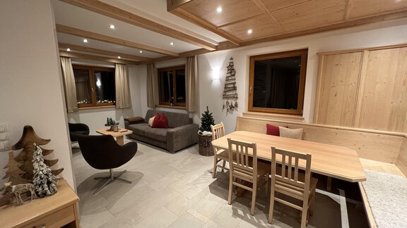 App 2 livingroom with dining area - Delano Appartements - Niederthai