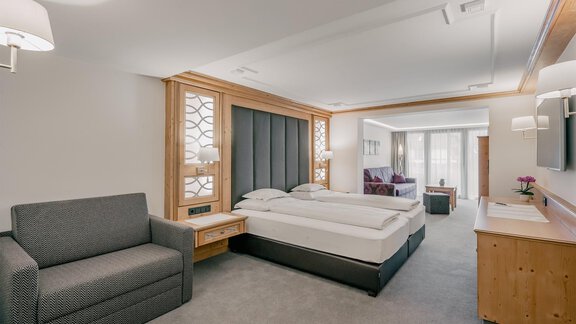 austria_Suite-Balkon__0003_210830_120540-55-2-min - Austria Gourmet & Wine Hotel - Obergurgl 