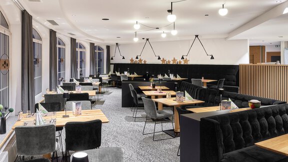 Speisesaal mit Panoramablick - Hotel Alpenaussicht - Obergurgl 