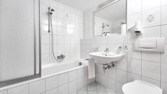 Badezimmer - Pension Bergheim - Obergurgl 