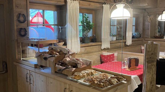 Frühstück - Pension Dorf Alm - Obergurgl 