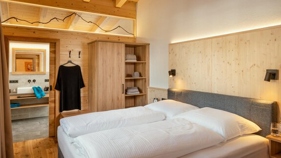 2. Schlafzimmer - Alp Apart Tirol - Oetz
