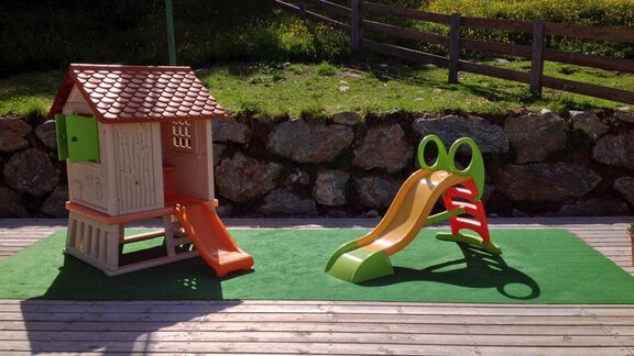 Kleinkinderspielgeräte 200 m entfernt - Alte Kühtaile Alm - Oetz
