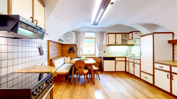 Küche mit Essbereich - Ferienhaus Hennewinkl - Oetz