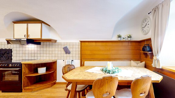 Küche mit Essbereich - Ferienhaus Hennewinkl - Oetz